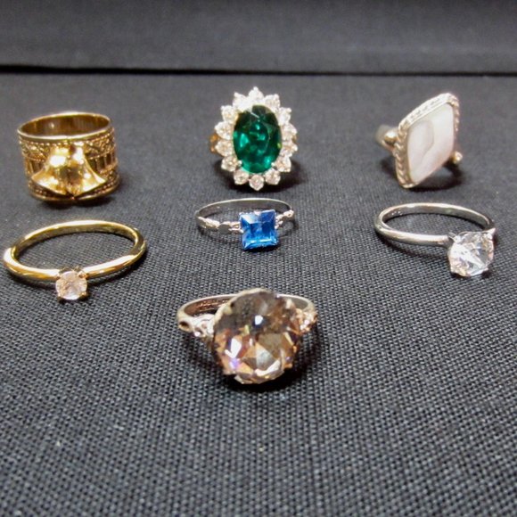 Vintage Jewelry - Set of 7 Vintage Rings